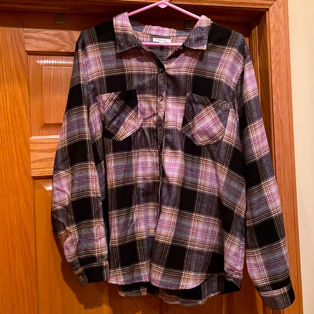 EUC Maurice’s XXL plaid button up flannel shirt
